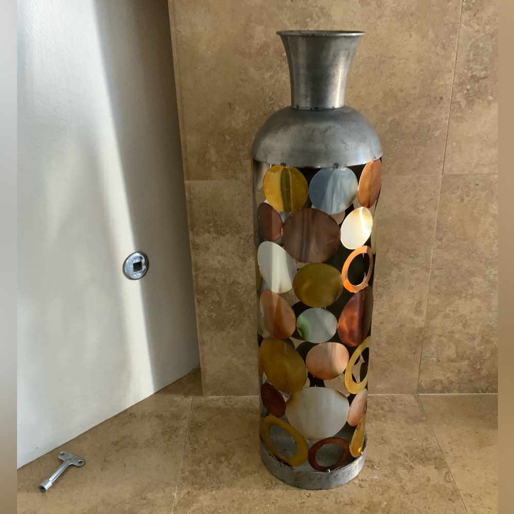 Large 29" retro bohemian 1950’s antique vintage steel metal vase - Picture 2 of 8